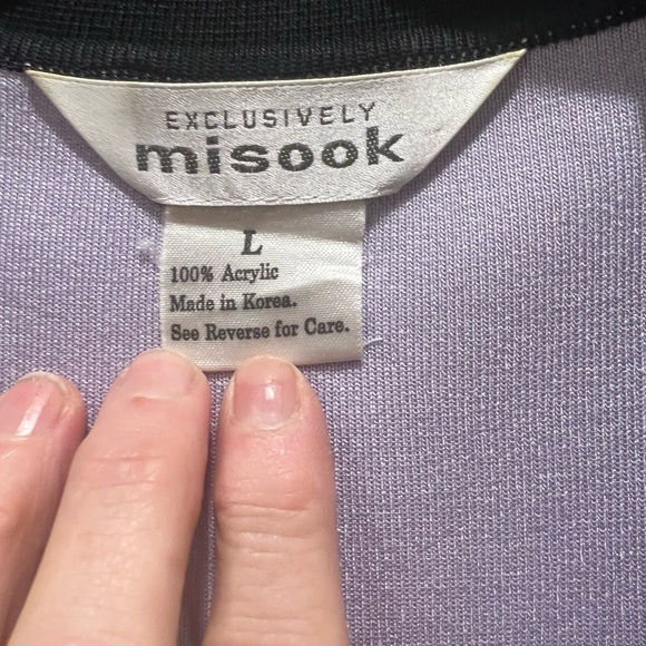 Cardigan. Light weight machine washable  does not wrinkle. Perfect condition - Picture 4 of 4